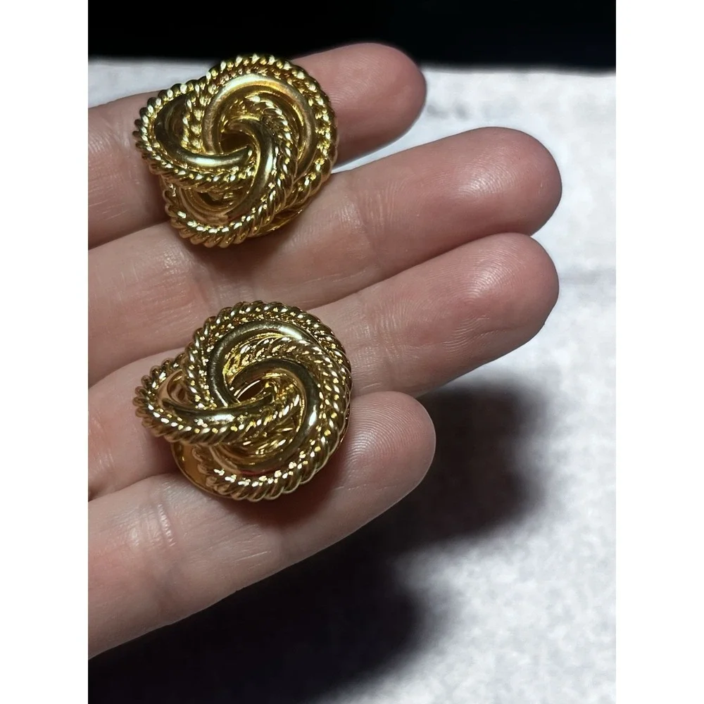 Vintage GOLD TONE CUFFLINKS Cuff Links ROPE CHAIN STRAND STYLE KNOT Classy!